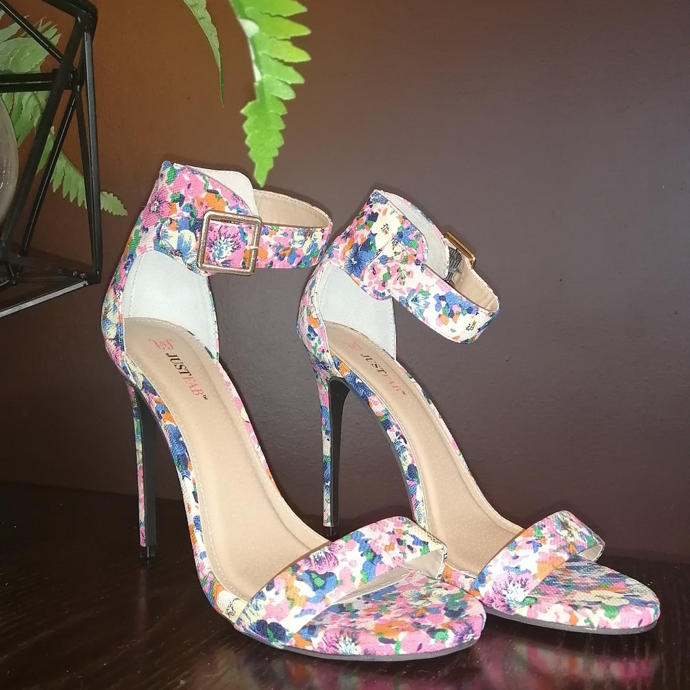 High heel shoe.